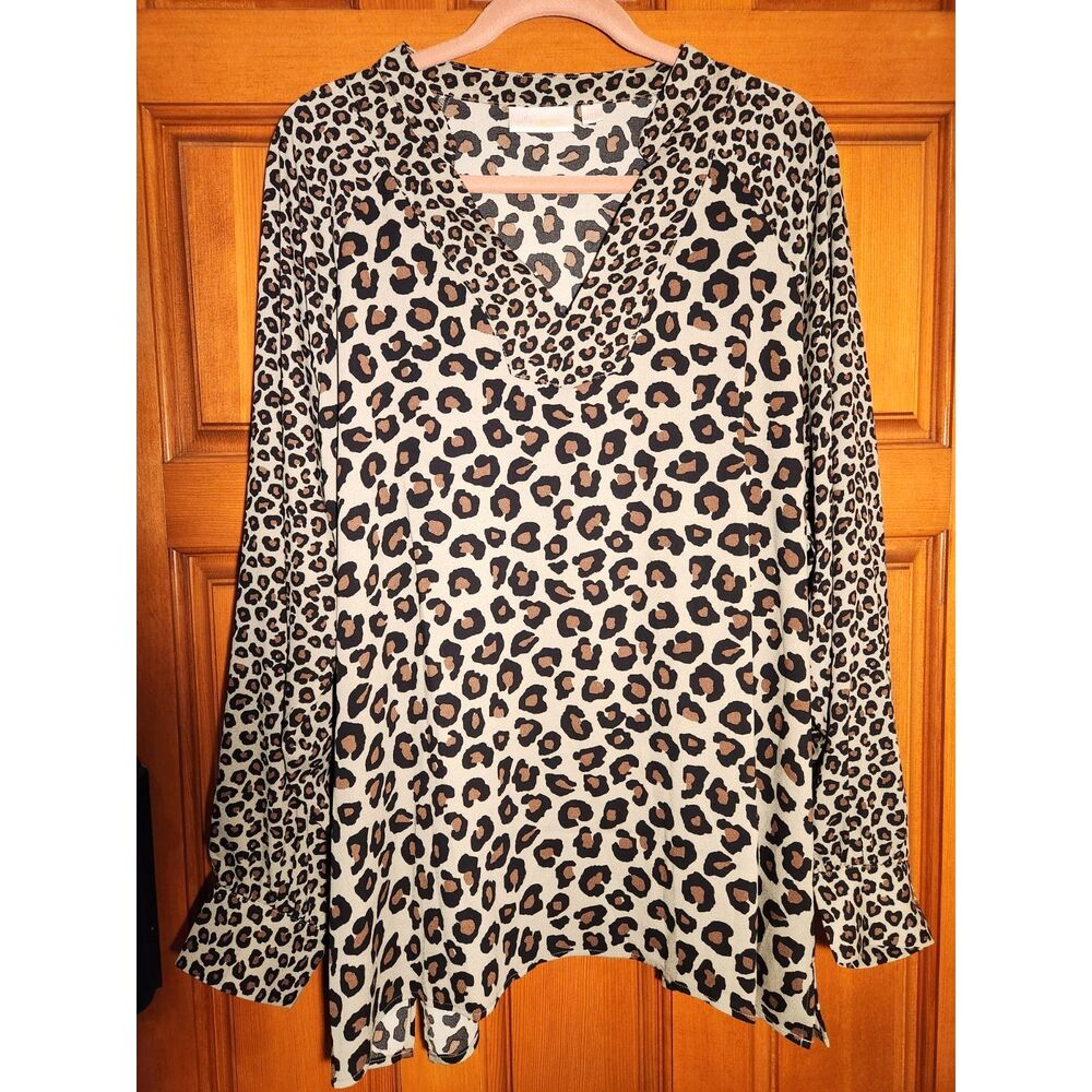 Belle by Kim Gravel Grey & Black Leopard Print Tunic Top Split V-Neck Size 2X